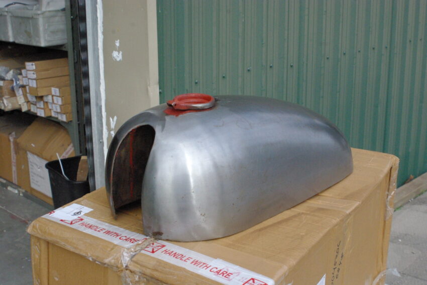 GASTANK - BARE STEEL - NORTON COMMANDO HI-RIDER - N