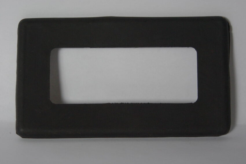 TRAY - BATTERY RUBBER TRAY*