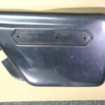 SIDECOVER - RIGHT PANEL - BLACK - 1978 TRI T140*