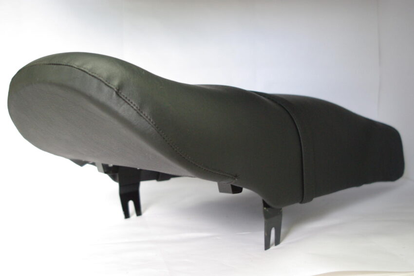 SEAT c/w EARS - LEIGHTON UK - COMMANDO FASTBACK - STAFF TO SEE IMPORTANT NOTES