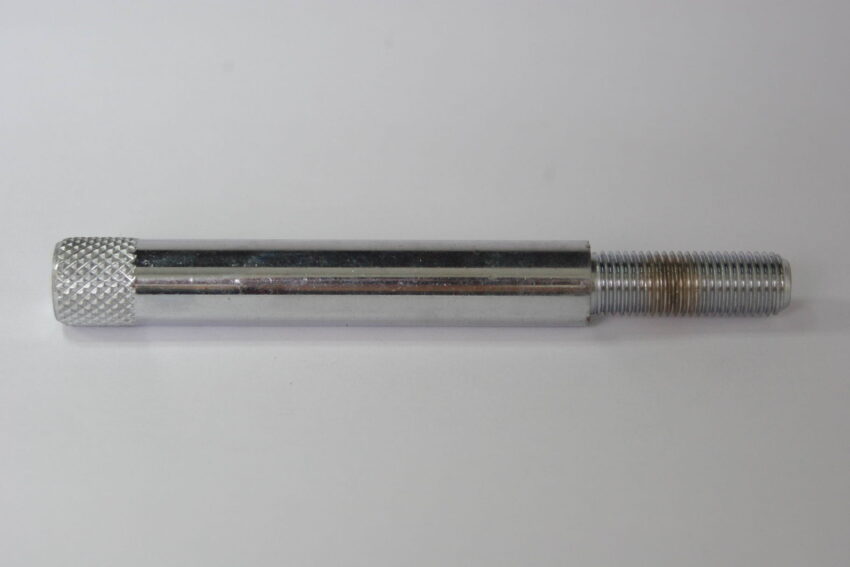 FOOTPEG / FOOTPEG BOLT - FRONT - PRE-ELECTRIC START - COMMANDO (USE 14-0304 NUT)