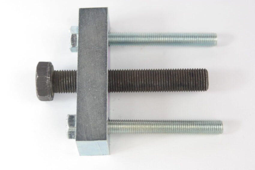 TOOL ASSY--SPROCKET EXTRACTOR: ENGINE CLUTCH CAM - GENUINE
