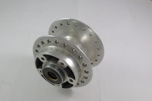 HUB WITH BEARINGS*