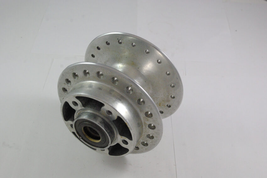 HUB WITH BEARINGS*
