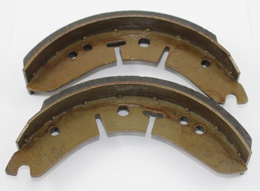 BRAKESHOES 8" - CONICAL FRONT - 1971-73 TRI 650 T150 (PR)