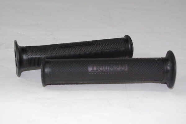 GRIPS 1" - HANDLEBAR GRIPS w/ CLASSIC TRIUMPH LOGO - DELUXE QUALITY (PR)